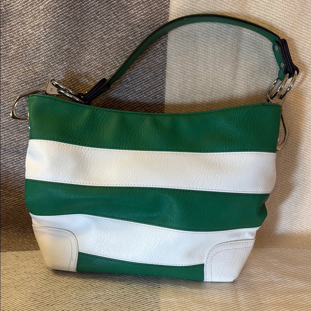 Green and White Striped Shoulder Bag with Modern Design
